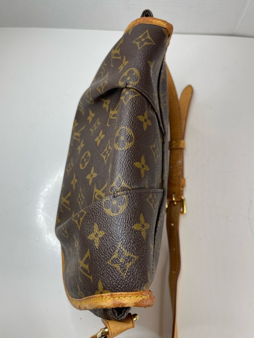 Louis Vuitton Menilmontant PM Shoulder Bag - Picture 6 of 15